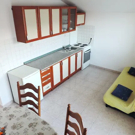 Apartment Gajine *